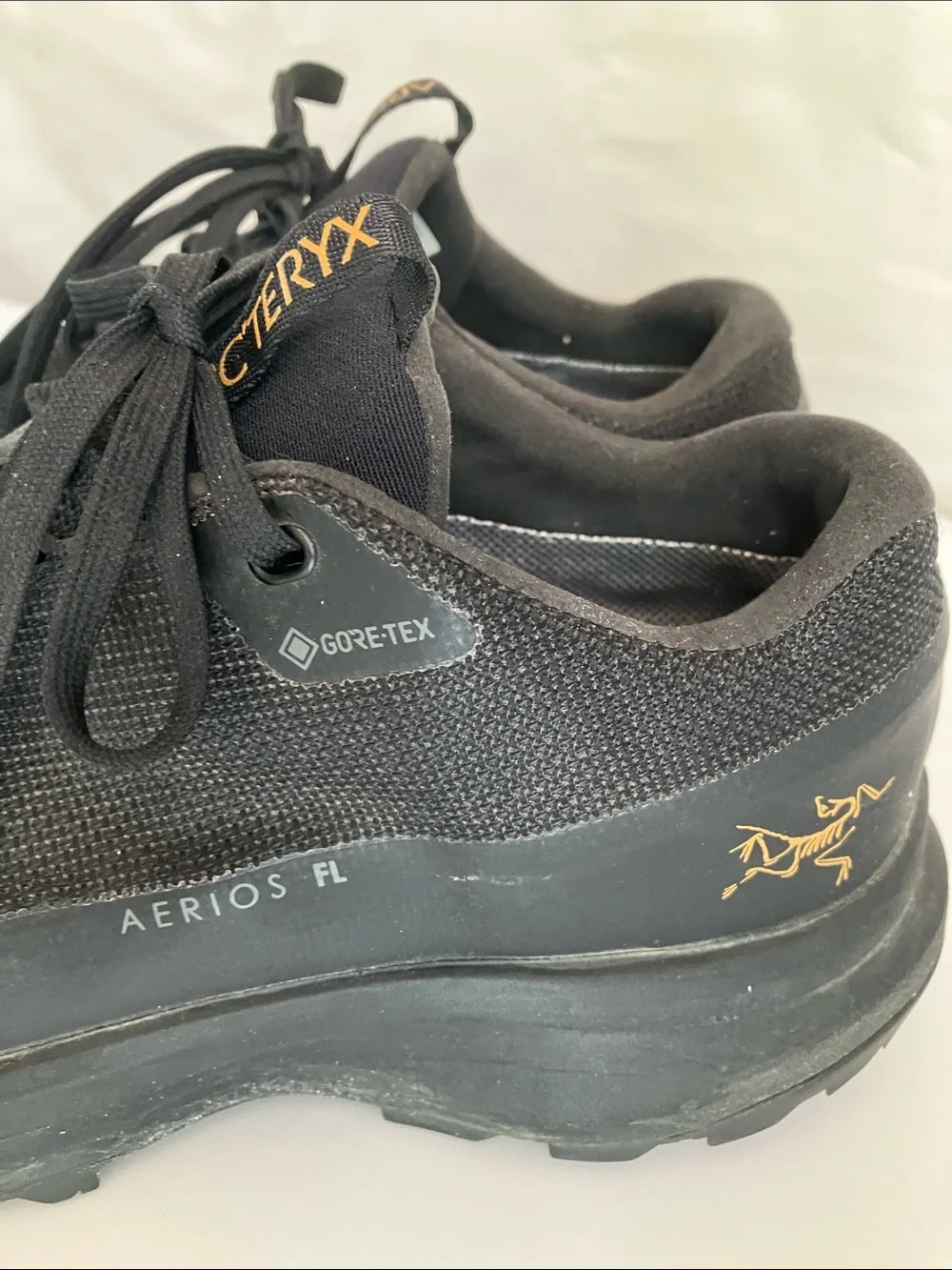 Arc'teryx Aerios FL Gore-Tex hiking shoes black gold Men’s 6.5 Women’s 8